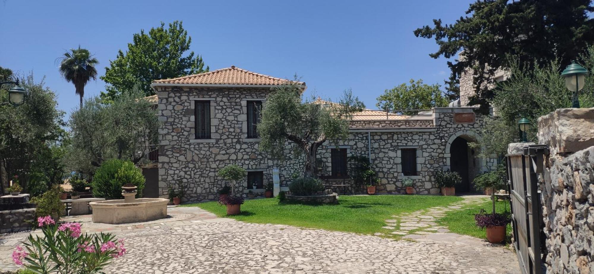 Polas Residencies Aparthotel Kalamata Exterior photo